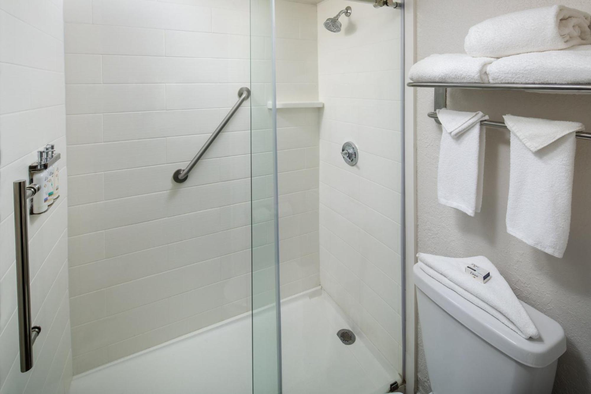 Hotel Inn&suites - North 3*